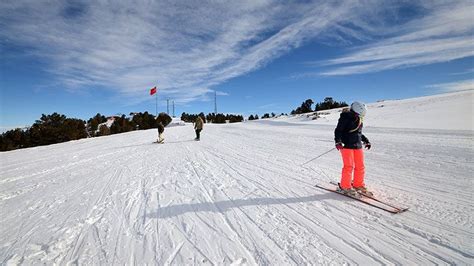 rusya'da kış sporları meraklıları i̇çin en i̇yi kayak merkezleri