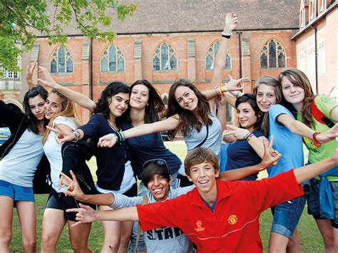 avrupa yaz okulları: dil öğrenme ve kültürel deneyim